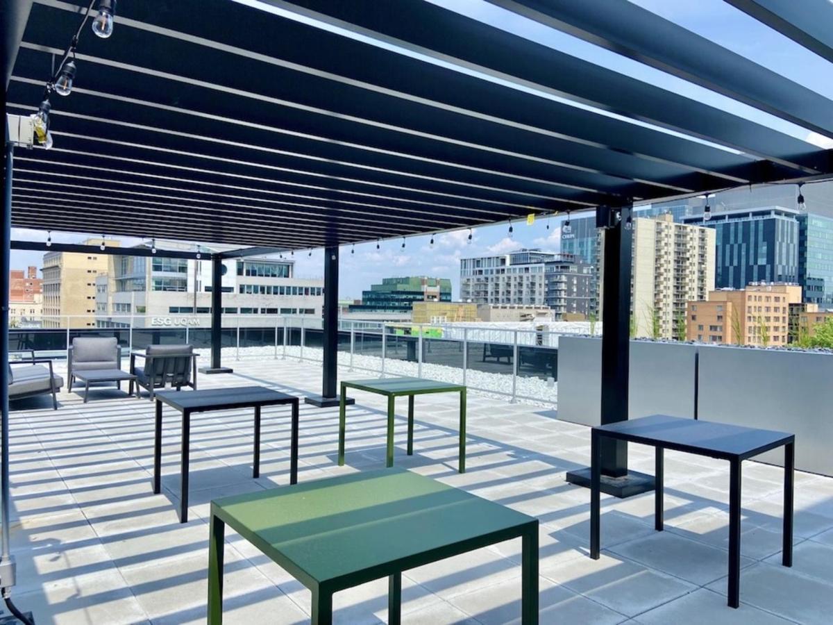 Appartement Condo Avec Terrasse Privee Dans Le Quartier Des Spectacles Montréal Eksteriør billede